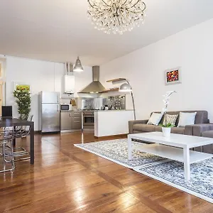 Hemeras Boutique Homes - Super Central Design Apartment Milan